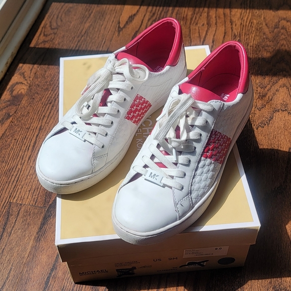 Michael Kors colby sneaker - Picture 3 of 15